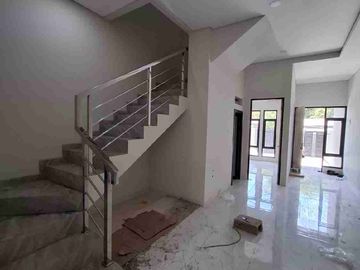 Tenggilis Mejoyo rumah bagus dekat ubaya harga terjangkau
