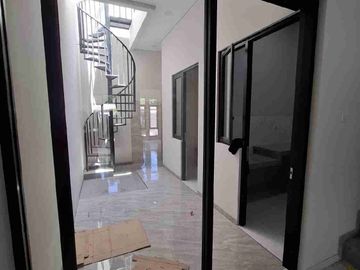 Tenggilis Mejoyo rumah bagus dekat ubaya harga terjangkau