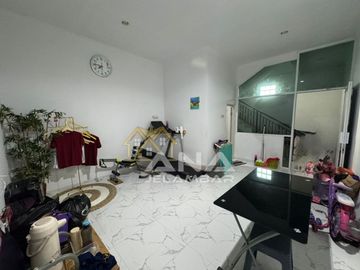 ANA RUMAH BEBAS BANJIR UK 4X14M DI JELAMBAR