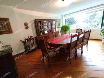 En Venta Gran Departamento de 3 amplios dormitorios, sala Tv, estudio y  terraza en el exclusivo Quito Tenis, frente al parque Azcúnaga