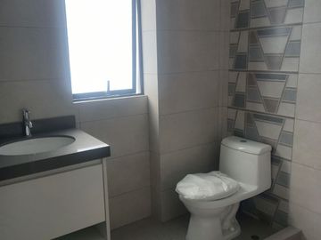 Vendo dpto con terraza de 65m2, Los Rosales, Surco