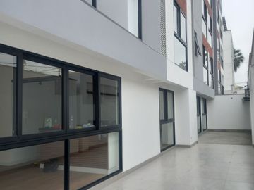 Vendo dpto con terraza de 65m2, Los Rosales, Surco