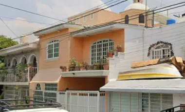 HERMOSA CASA ESTA ESPERANDO POR TI