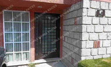 CASA EN FRACCIONAMIENTO SOBRE AV TECNOLOGICO A UN COSTADO DE LA COMER