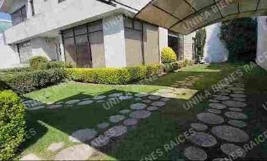 RESIDENCIA EN VENTA A UNA CUADRA DE PASEO COLÓN