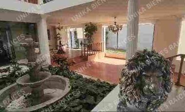 RESIDENCIA EN VENTA A UNA CUADRA DE PASEO COLÓN