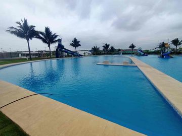 casa dentro urbanización Radisson Blu punta blanca 3 Habitacines  parqueadero  piscina canchas tenis renta por dias o semanas