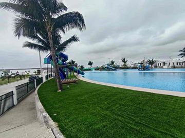 casa dentro urbanización Radisson Blu punta blanca 3 Habitacines  parqueadero  piscina canchas tenis renta por dias o semanas