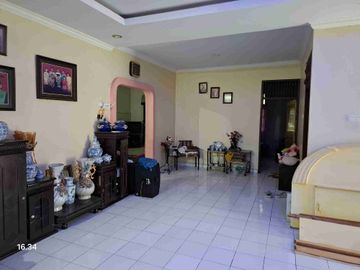Rumah dekat kampus UIR Marpoyan luas tanah 960m2