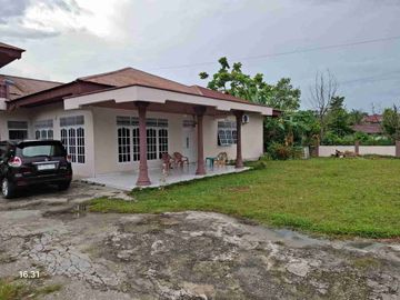 Rumah dekat kampus UIR Marpoyan luas tanah 960m2
