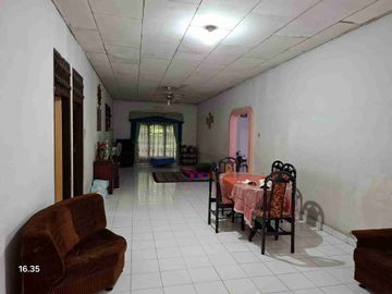 Rumah dekat kampus UIR Marpoyan luas tanah 960m2