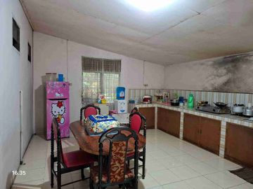 Rumah dekat kampus UIR Marpoyan luas tanah 960m2