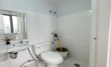 For Sale: 2 Bedroom 2BR Condo in Bellagio 3 at Taguig City