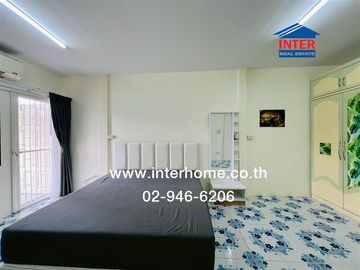 4-storey commercial building, 13 sq m., Thepnarin Village, Soi Sathu Pradit 15, Intersection 4, Sathu Pradit Road, Yannawa District, Bangkok