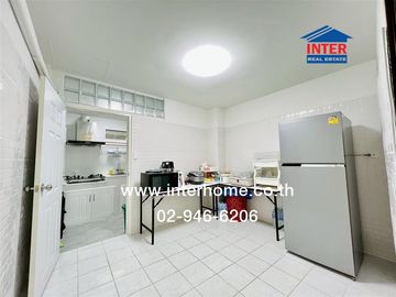 4-storey commercial building, 13 sq m., Thepnarin Village, Soi Sathu Pradit 15, Intersection 4, Sathu Pradit Road, Yannawa District, Bangkok