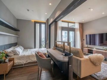 2-BR Condo at Muniq Sukhumvit 23 near MRT Sukhumvit