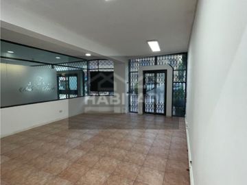 En Venta Local Comercial  sector NNUU VozAndez , Quito Ecuador