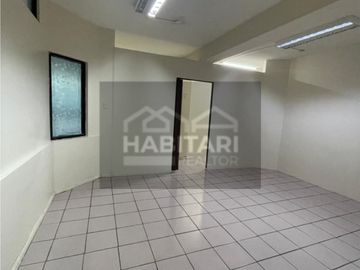 En Venta Local Comercial  sector NNUU VozAndez , Quito Ecuador