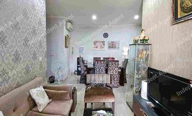 Rumah dekat Mabes TNI Cilangkap dan Stasiun LRT TMII Jakarta Timur