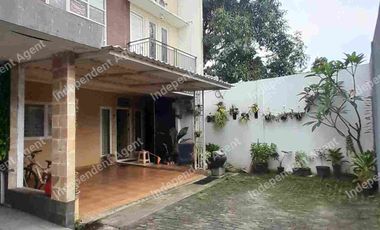 Rumah dekat Mabes TNI Cilangkap dan Stasiun LRT TMII Jakarta Timur