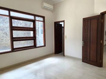 Rumah Dijual luas di Singgasana Mekarwangi dkt Tol Moh Toha Leuwipanjang