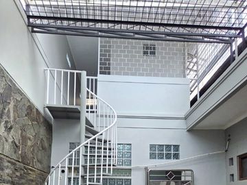 Rumah Dijual luas di Singgasana Mekarwangi dkt Tol Moh Toha Leuwipanjang