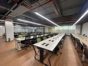 For Rent: 1,198.86 sqm Office Space in Parañaque City