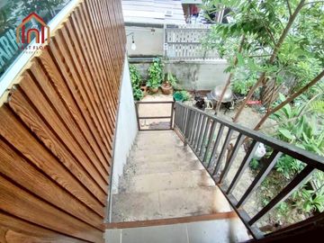 Land and custom-built house for sale, 103 sq wah, Phanasonthi Garden Ville, Soi Maitrichit 9, corner unit, Nimit Mai, PNG.