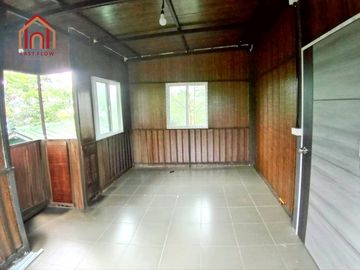 Land and custom-built house for sale, 103 sq wah, Phanasonthi Garden Ville, Soi Maitrichit 9, corner unit, Nimit Mai, PNG.