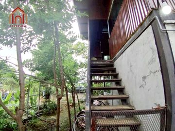 Land and custom-built house for sale, 103 sq wah, Phanasonthi Garden Ville, Soi Maitrichit 9, corner unit, Nimit Mai, PNG.