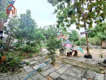 Land and custom-built house for sale, 103 sq wah, Phanasonthi Garden Ville, Soi Maitrichit 9, corner unit, Nimit Mai, PNG.