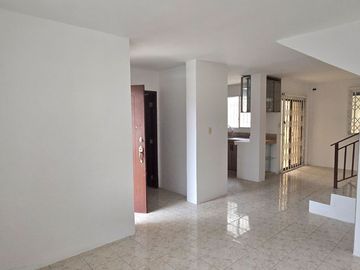 Vendo Oportunidad $ 82.000 Casa Moderna en Mucho Lote 2 – Norte de Guayaquil