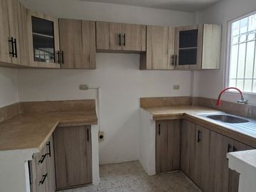 Vendo Oportunidad $ 82.000 Casa Moderna en Mucho Lote 2 – Norte de Guayaquil