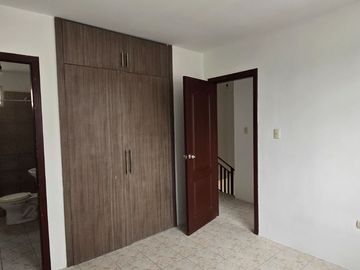 Vendo Oportunidad $ 82.000 Casa Moderna en Mucho Lote 2 – Norte de Guayaquil