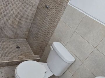 Vendo Oportunidad $ 82.000 Casa Moderna en Mucho Lote 2 – Norte de Guayaquil