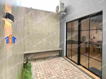 Rumah 1,5 Lantai Akses Lebar Dekat Stasiun Kereta Api