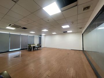 For Rent: 1,298.76 sqm Office Space in Parañaque City