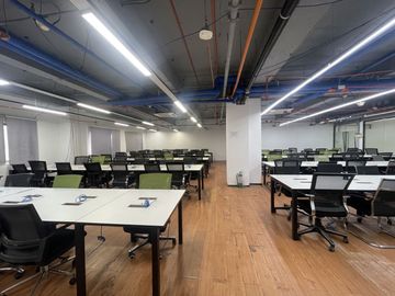 For Rent: 1,298.76 sqm Office Space in Parañaque City