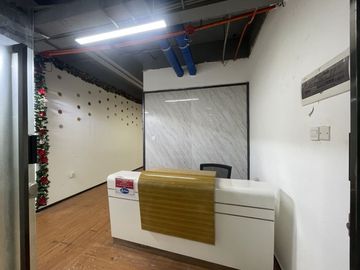 For Rent: 1,298.76 sqm Office Space in Parañaque City