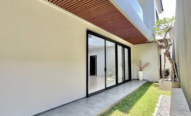 RUMAH BARU GRESS DI KAWASAN GOLF CITRALAND CLUSTER SOMERSET 3 LANTAI KONSEP VILLA HIGH SPEK QUALITY