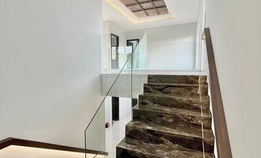 RUMAH BARU GRESS DI KAWASAN GOLF CITRALAND CLUSTER SOMERSET 3 LANTAI KONSEP VILLA HIGH SPEK QUALITY