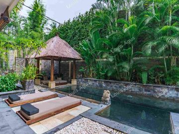 Villa Fully Furnished Hanya 150 Meter Dari Pantai Seminyak