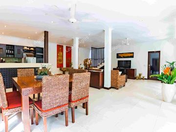Villa Fully Furnished Hanya 150 Meter Dari Pantai Seminyak