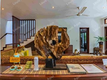 Villa Fully Furnished Hanya 150 Meter Dari Pantai Seminyak
