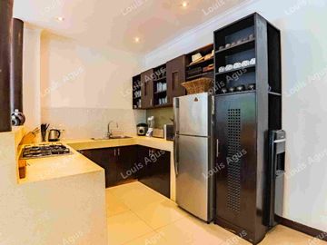 Villa Fully Furnished Hanya 150 Meter Dari Pantai Seminyak