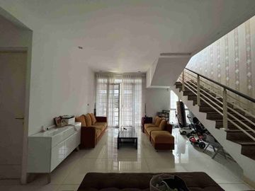 Rumah Semi Furnished di Summarecon Bekasi