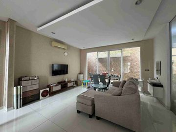 Rumah Semi Furnished di Summarecon Bekasi