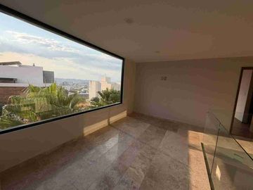 MAGNIFICA CASA EN VENTA EN MONTERRA RESIENCIAL EN ESQUINA DE 3 PLANTAS