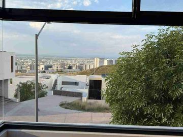 MAGNIFICA CASA EN VENTA EN MONTERRA RESIENCIAL EN ESQUINA DE 3 PLANTAS