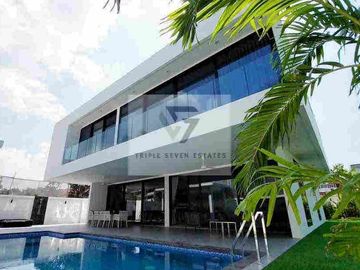 Pratumnak Ultra Luxury Villa For Sale